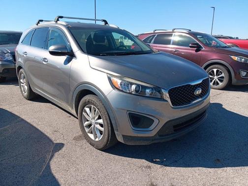 Titanium Silver 2017 Kia Sorento LX