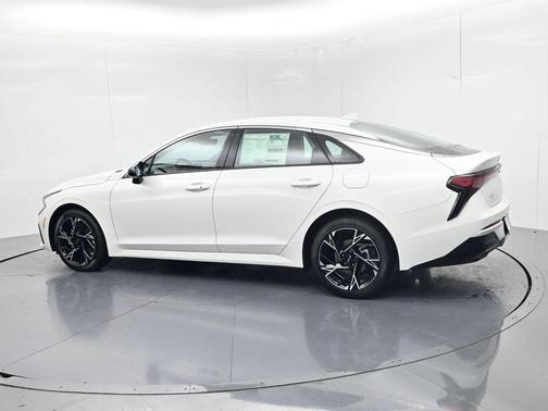 Snow White Pearl 2026 Kia K5 GT-Line