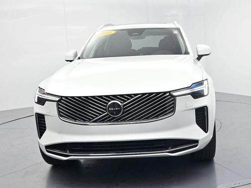 Crystal White Metallic 2025 Volvo XC90 B5 Plus