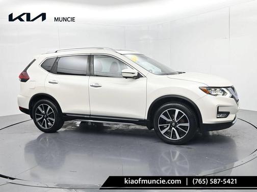 Pearl White 2018 Nissan Rogue SL