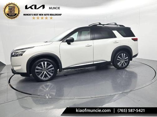 Pearl White Tricoat / Super Black 2022 Nissan Pathfinder Platinum