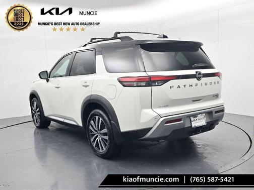Pearl White Tricoat / Super Black 2022 Nissan Pathfinder Platinum