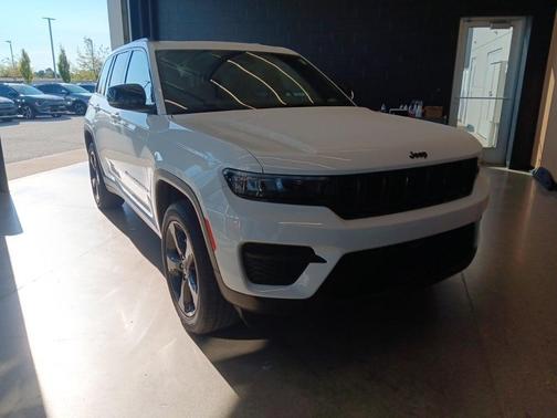 2023 Jeep Grand Cherokee Altitude