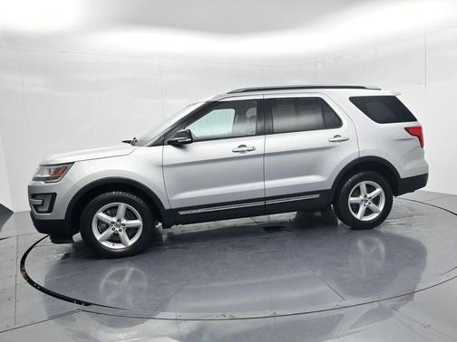 Ingot Silver 2017 Ford Explorer XLT