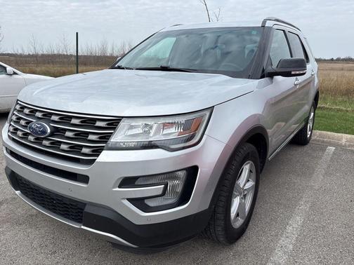 Ingot Silver 2017 Ford Explorer XLT