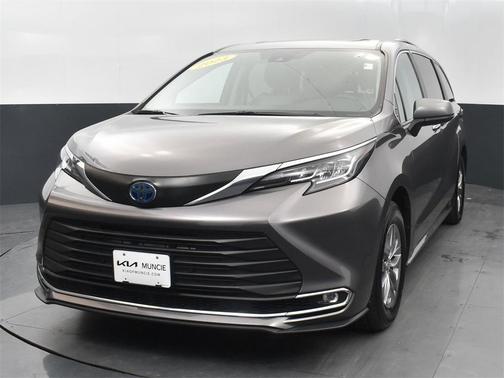 2023 Toyota Sienna XLE