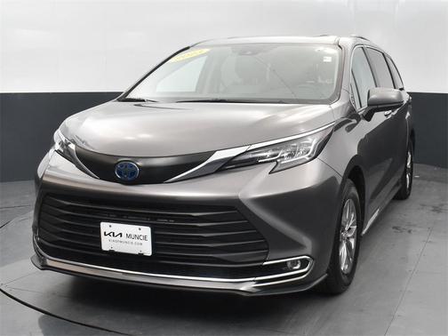 2023 Toyota Sienna XLE