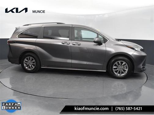 2023 Toyota Sienna XLE