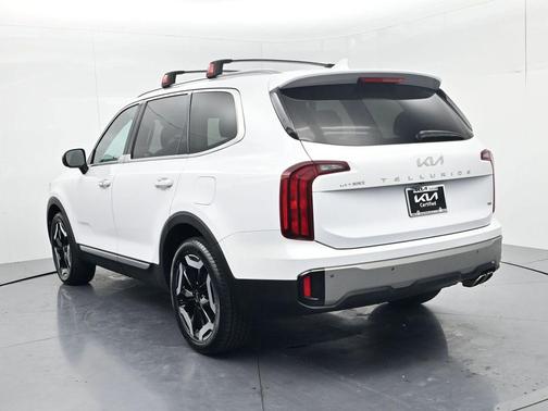 Glacial White Pearl 2023 Kia Telluride S
