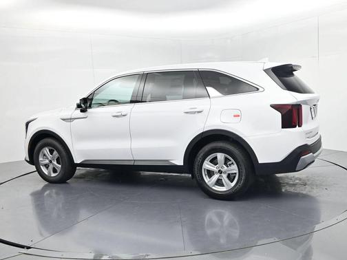 Glacial White Pearl 2026 Kia Sorento LX