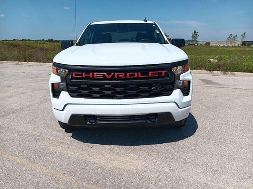 Summit White 2023 Chevrolet Silverado 1500 Custom