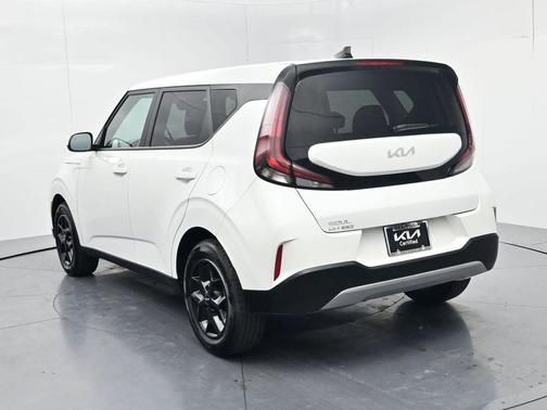 Snow White Pearl 2025 Kia Soul LX