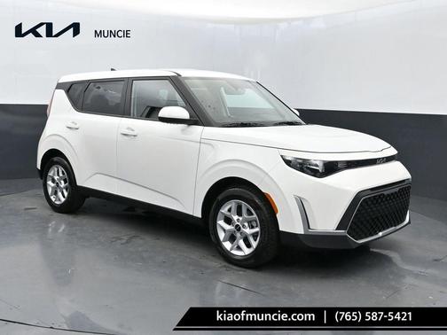 Snow White Pearl 2025 Kia Soul LX