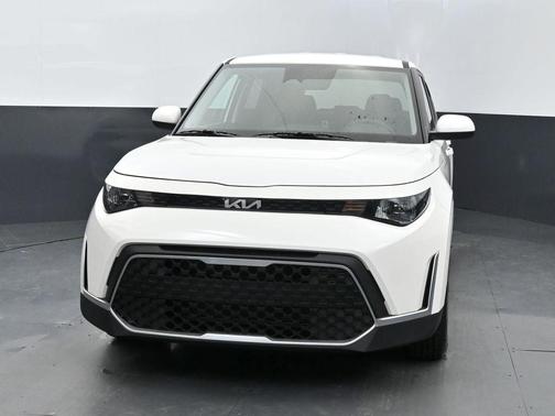 Snow White Pearl 2025 Kia Soul LX