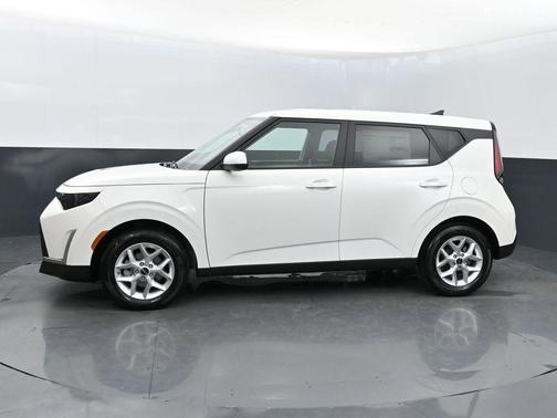 Snow White Pearl 2025 Kia Soul LX
