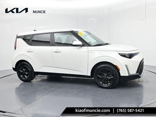 Snow White Pearl 2025 Kia Soul LX