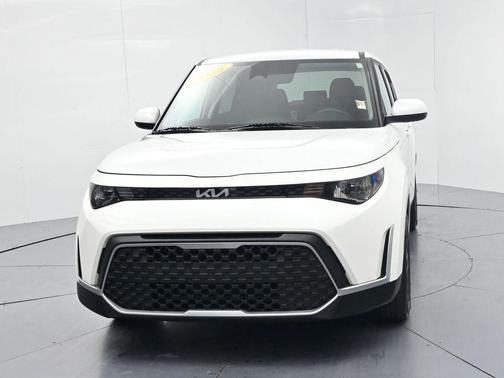 Snow White Pearl 2025 Kia Soul LX