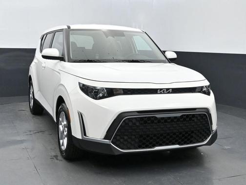 Snow White Pearl 2025 Kia Soul LX