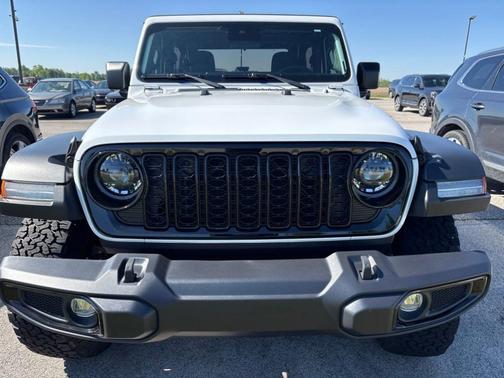 Bright White Clearcoat 2024 Jeep Wrangler Sport
