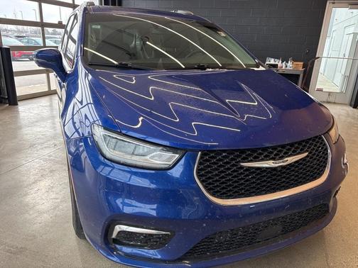 2021 Chrysler Pacifica Touring-L