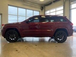 Photo 3 of 7 of 2020 Jeep Grand Cherokee Altitude