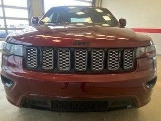 Photo 2 of 7 of 2020 Jeep Grand Cherokee Altitude