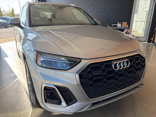 2023 Audi Q5 45 S line quattro Premium