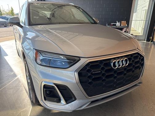 2023 Audi Q5 45 S line quattro Premium