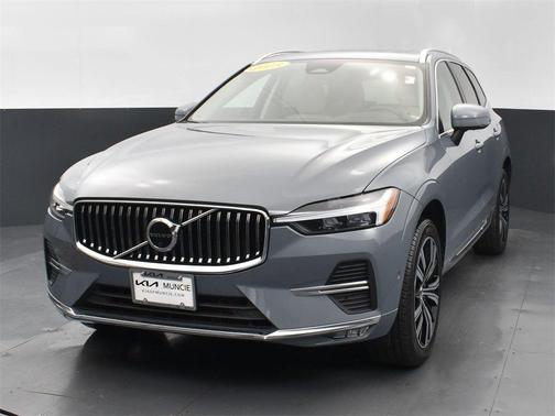 2023 Volvo XC60 B5 Plus Bright Theme