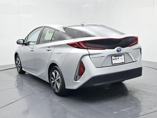 Classic Silver Metallic 2017 Toyota Prius Prime Plus