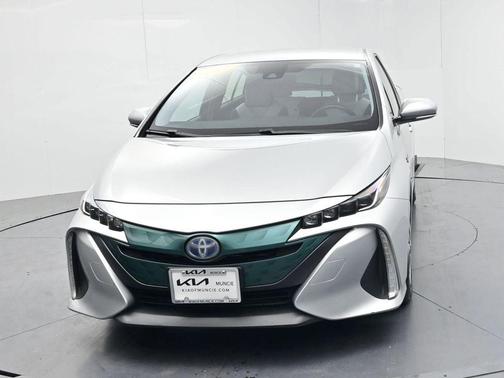 Classic Silver Metallic 2017 Toyota Prius Prime Plus