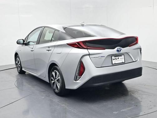 Classic Silver Metallic 2017 Toyota Prius Prime Plus