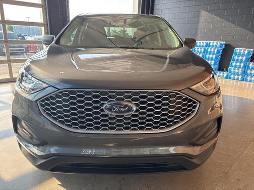 2023 Ford Edge SE