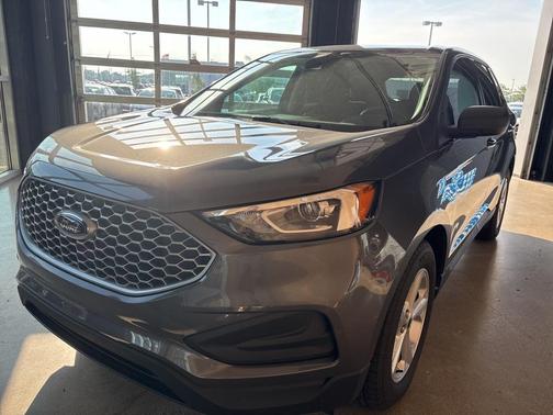 2023 Ford Edge SE
