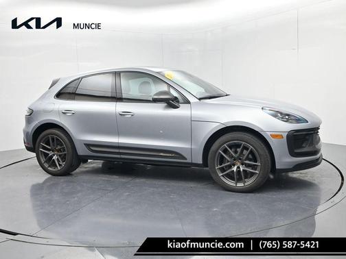 Dolomite Silver Metallic 2024 Porsche Macan T