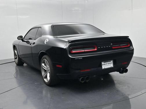 Pitch Black Clearcoat 2016 Dodge Challenger R/T