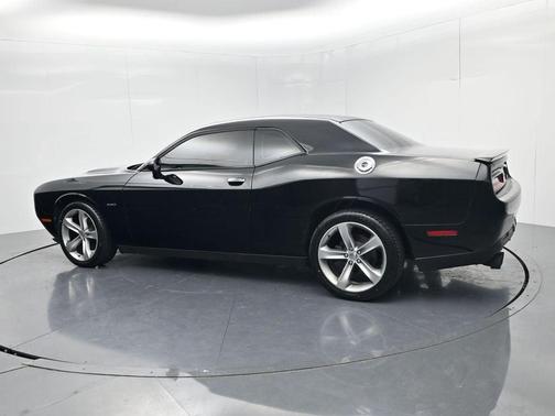 Pitch Black Clearcoat 2016 Dodge Challenger R/T