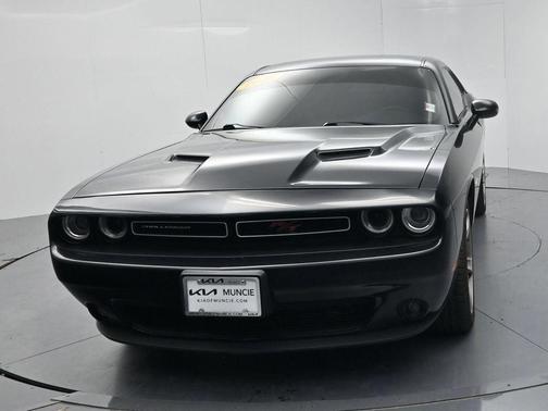 Pitch Black Clearcoat 2016 Dodge Challenger R/T