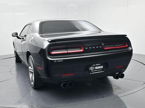 Pitch Black Clearcoat 2016 Dodge Challenger R/T