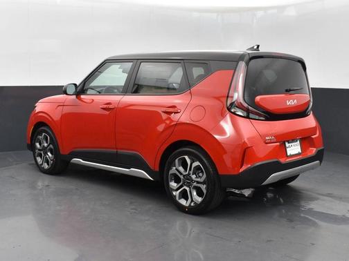 Inferno Red / Black Roof 2025 Kia Soul EX