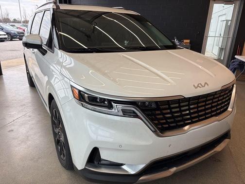 Snow White Pearl 2022 Kia Carnival SX Prestige