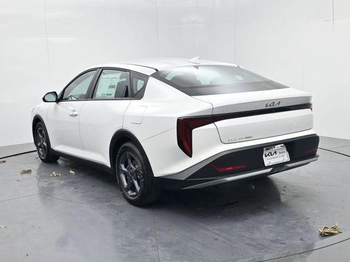 Snow White Pearl 2026 Kia K4 LXS