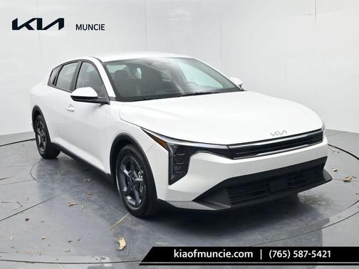 Snow White Pearl 2026 Kia K4 LXS