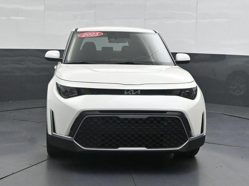 Snow White Pearl 2025 Kia Soul LX