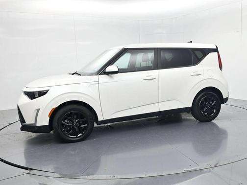 Snow White Pearl 2025 Kia Soul LX