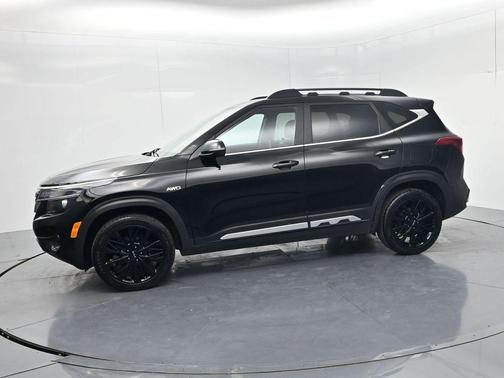 Cherry Black 2023 Kia Seltos Nightfall