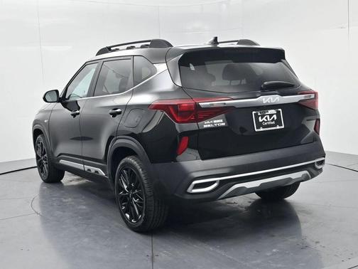Cherry Black 2023 Kia Seltos Nightfall