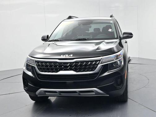 Cherry Black 2023 Kia Seltos Nightfall