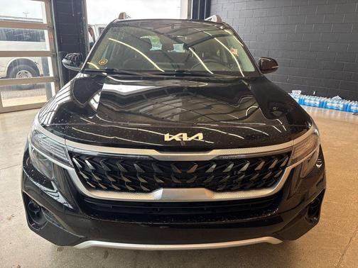 Cherry Black 2023 Kia Seltos Nightfall