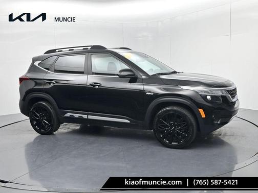 Cherry Black 2023 Kia Seltos Nightfall